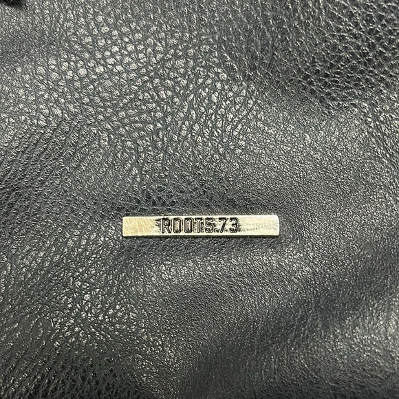 Roots 73 Pebbled Vegan Leather Purse Crossbody Bag - Picture 2 of 10